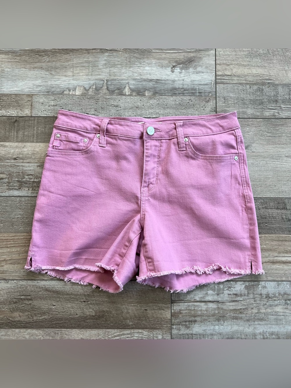 Seven7 Women’s Weekend Shorts Size 6